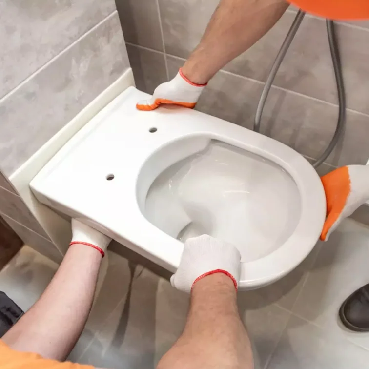 Toilettes à Longueuil
